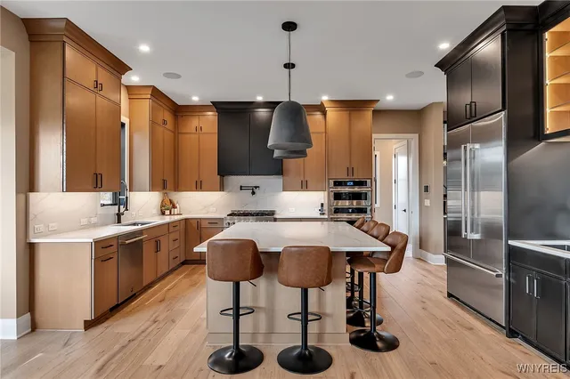 $941,800 | 9797 Longleaf Trail, Clarence, NY 14031