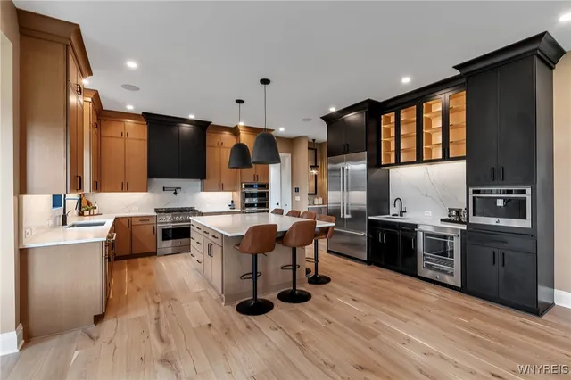 $941,800 | 9797 Longleaf Trail, Clarence, NY 14031