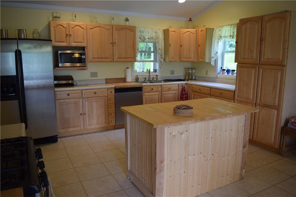 971 Haul Road Burgettstown, PA 15021 - Photo 6 of 25 Fabulous neutral kitchen