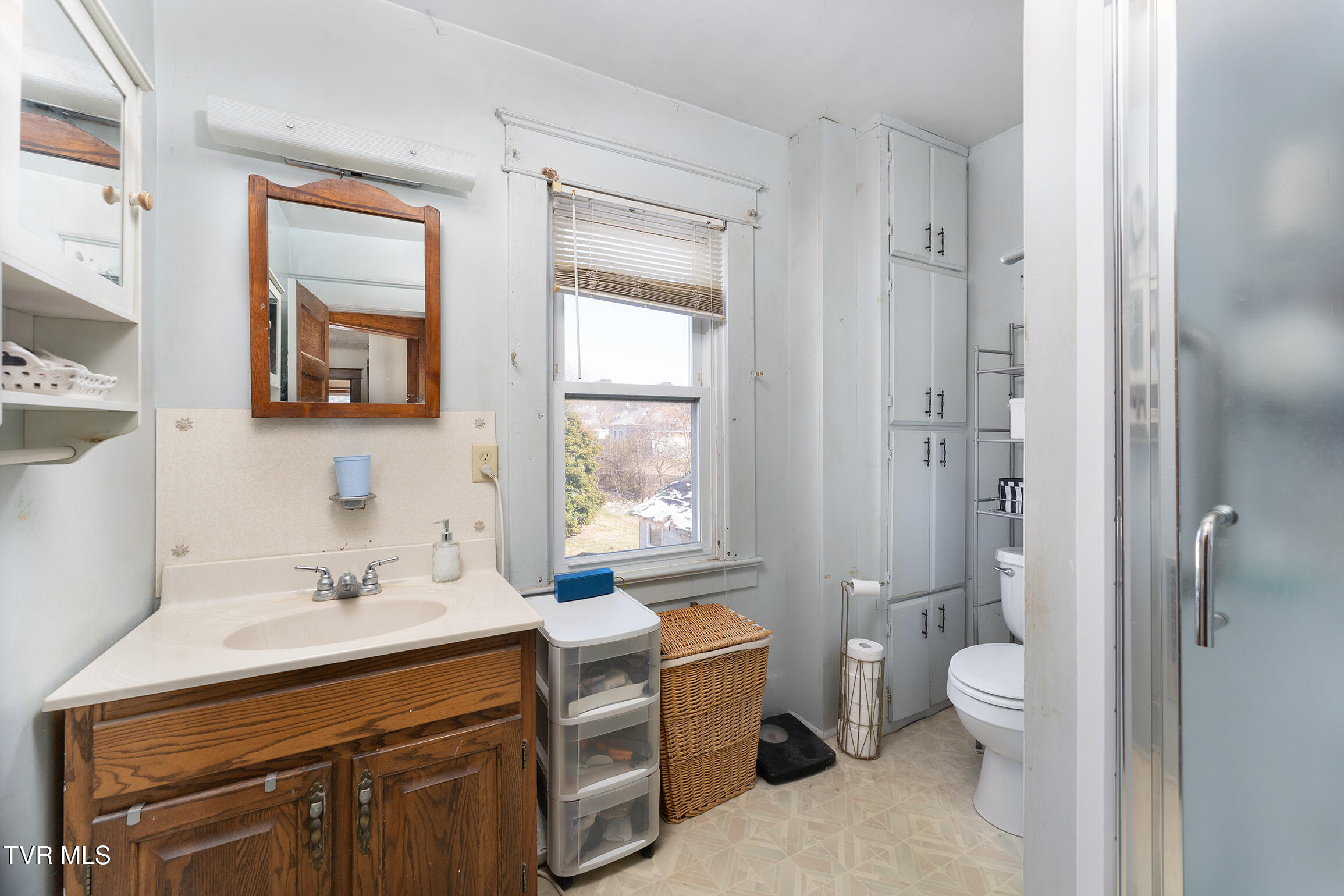 317 Gay Street Erwin, TN 37650 - Photo 16 of 31 317 Gay St27