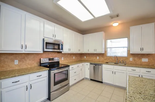 $2,400 | 1118 Cambrian Park Court, Sugar Land, TX 77479