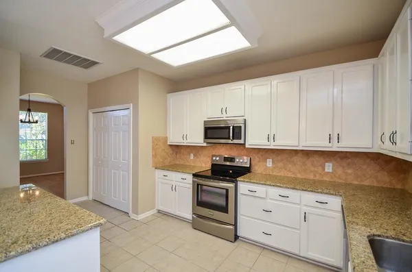 $2,400 | 1118 Cambrian Park Court, Sugar Land, TX 77479