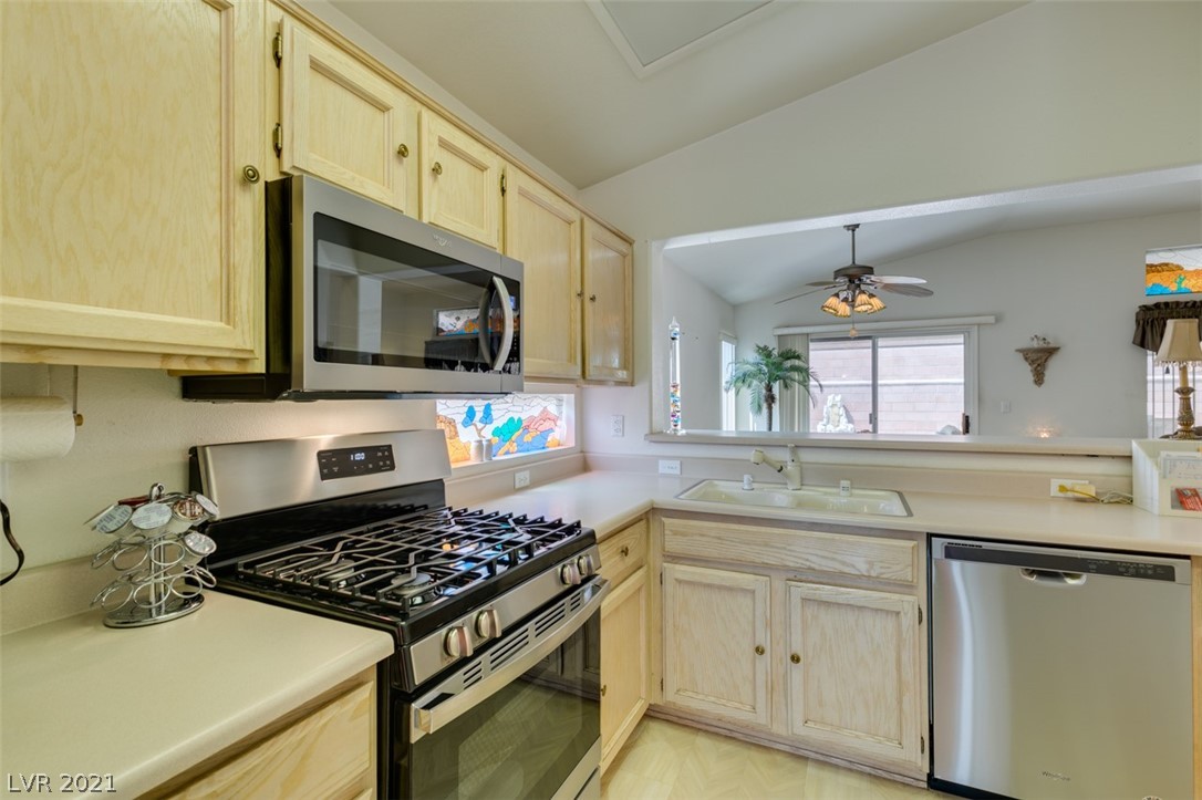 483 Edgefield Ridge Place Henderson, NV 89012 - Photo 25 of 38 Gallery Image 25