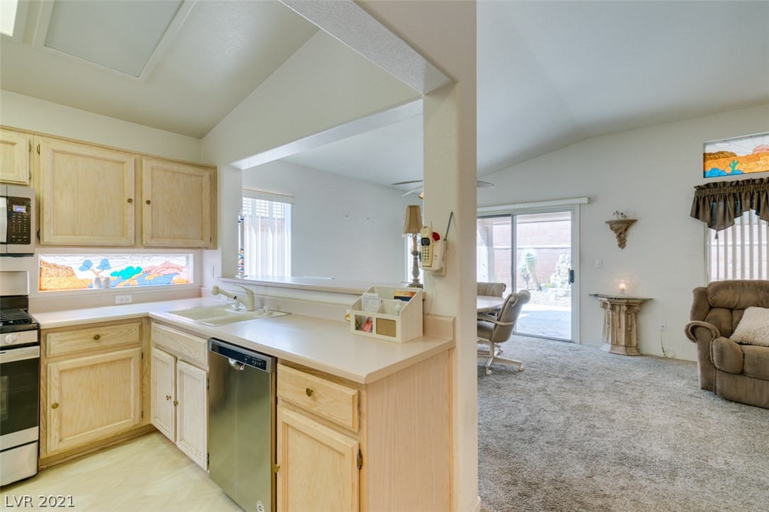 483 Edgefield Ridge Place Henderson, NV 89012 - Photo 3 of 38 Gallery Image 3