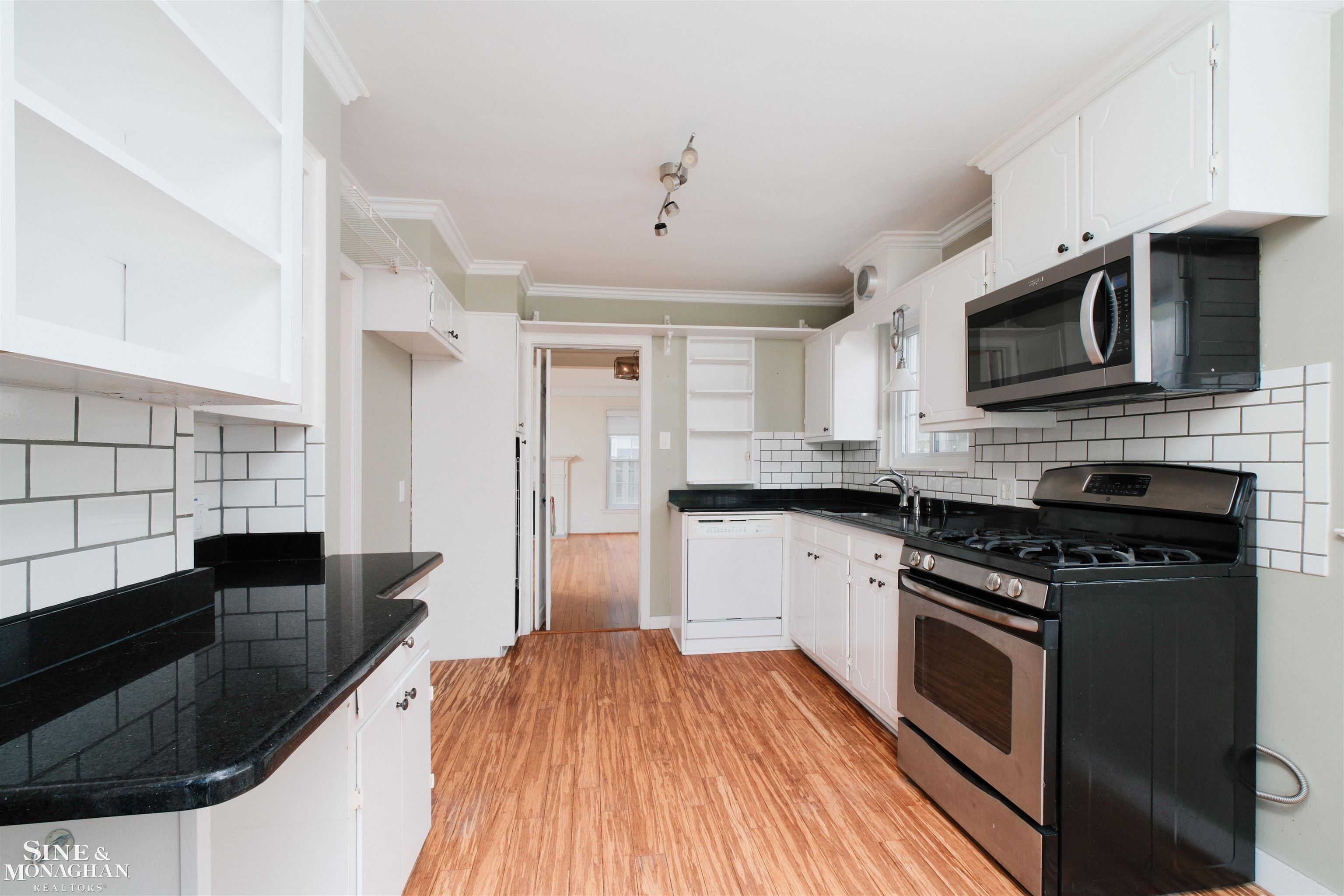 1726 Hawthorne Road Grosse Pointe Woods, MI 48236 - Photo 12 of 44