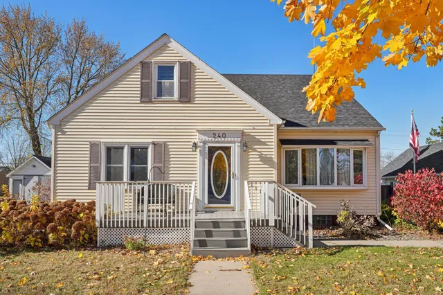 $341,900 | 240 South Meridian Street, Belle Plaine, MN 56011