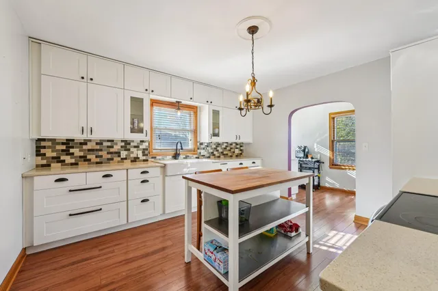 $341,900 | 240 South Meridian Street, Belle Plaine, MN 56011