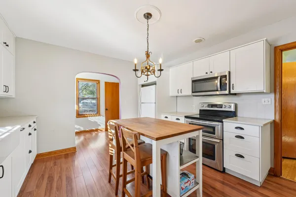 $329,900 | 240 South Meridian Street, Belle Plaine, MN 56011