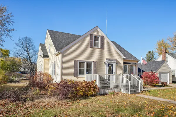 $329,900 | 240 South Meridian Street, Belle Plaine, MN 56011