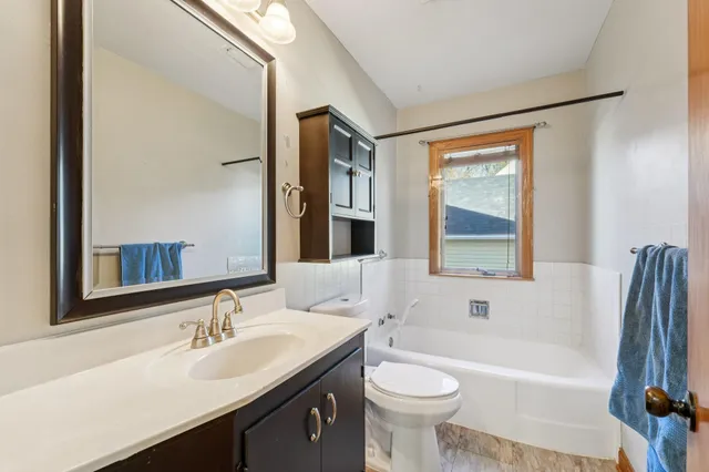 $341,900 | 240 South Meridian Street, Belle Plaine, MN 56011