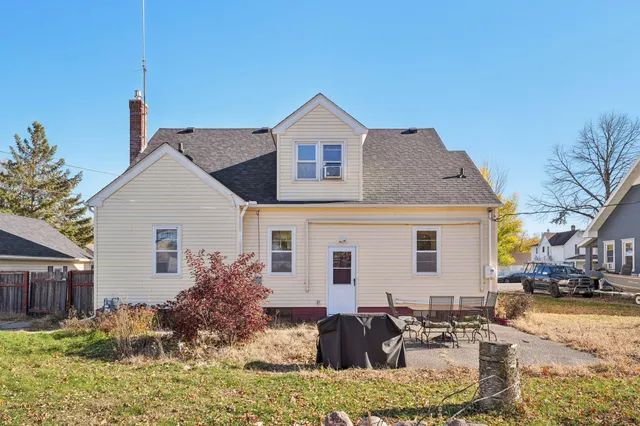 $341,900 | 240 South Meridian Street, Belle Plaine, MN 56011