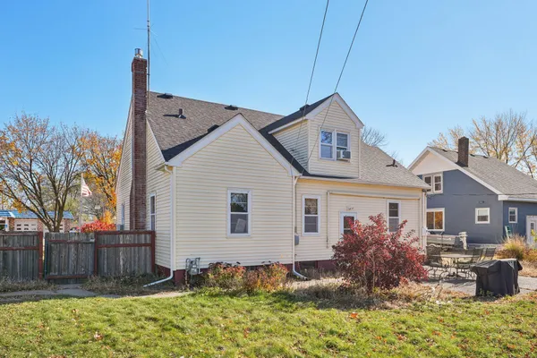 $329,900 | 240 South Meridian Street, Belle Plaine, MN 56011