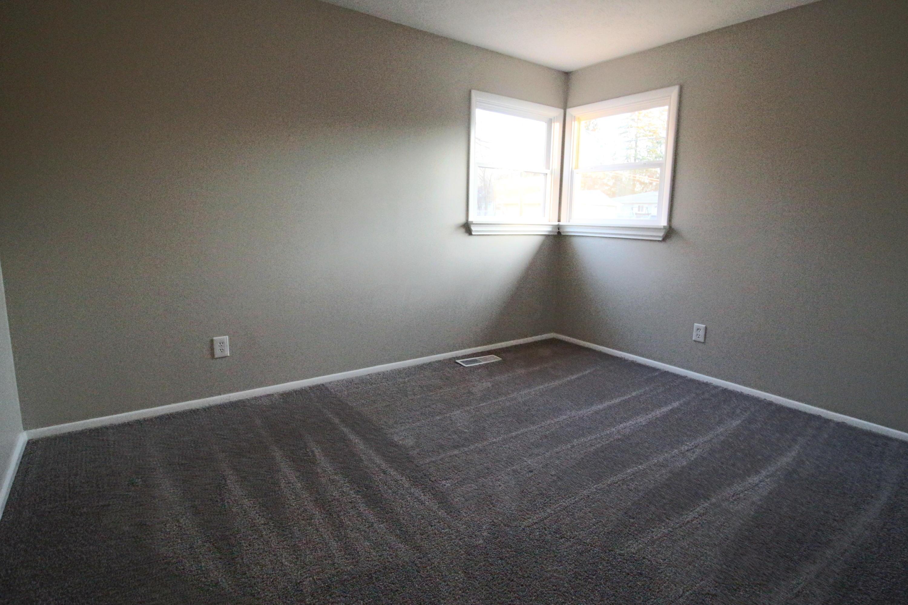 1671 Ferris Road Columbus, OH 43224 - Photo 11 of 21 Gallery Image 11