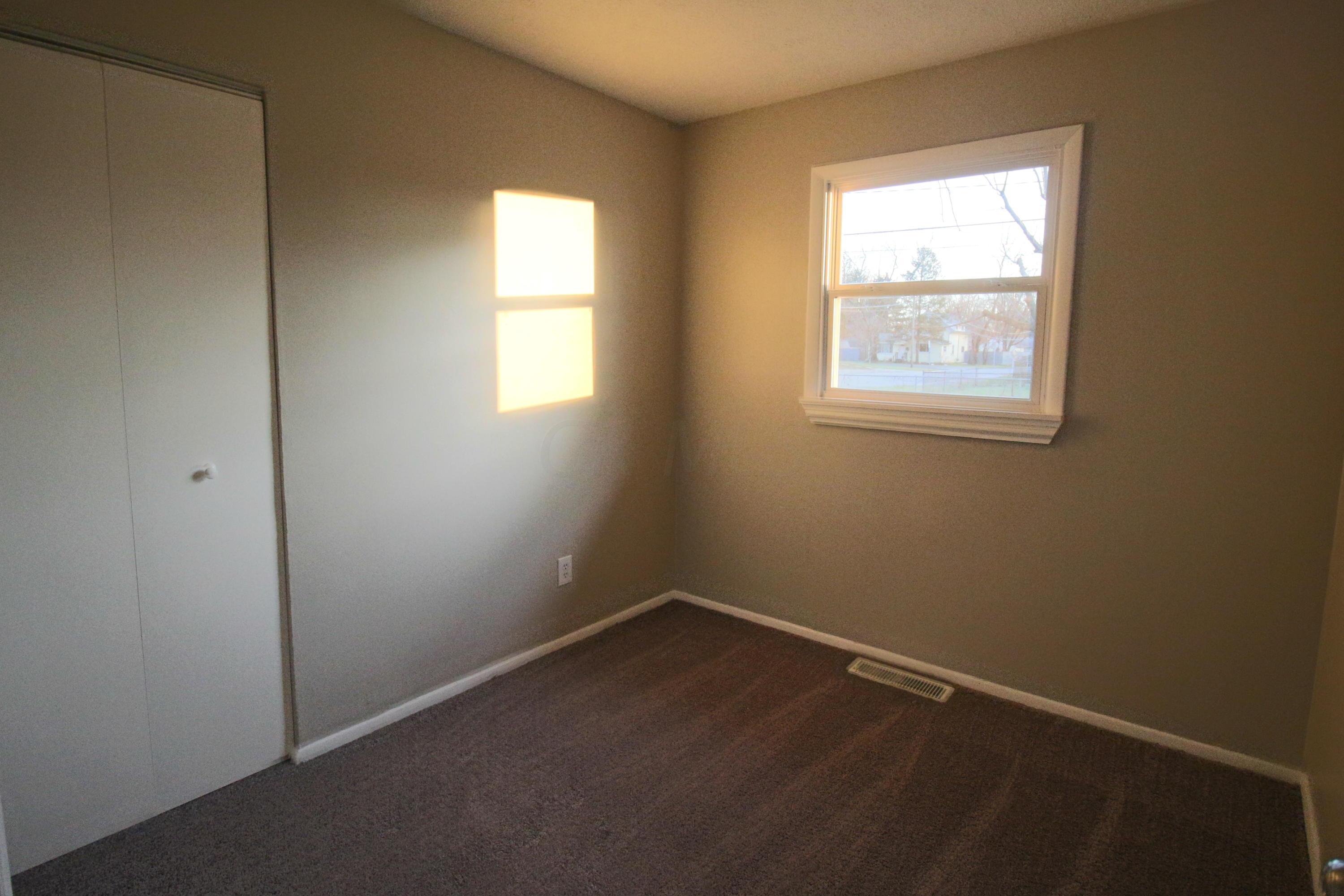 1671 Ferris Road Columbus, OH 43224 - Photo 13 of 21 Gallery Image 13
