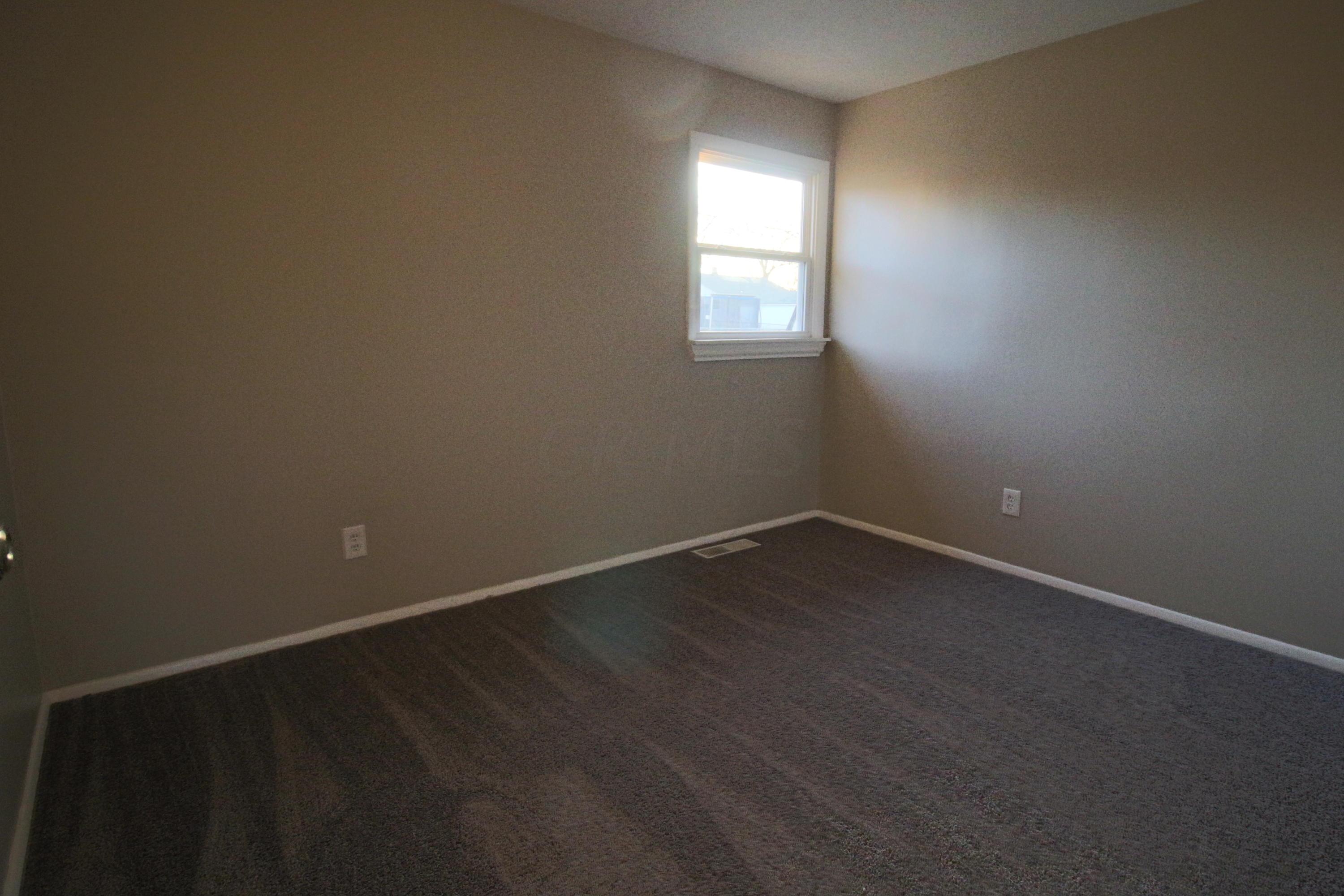 1671 Ferris Road Columbus, OH 43224 - Photo 14 of 21 Gallery Image 14