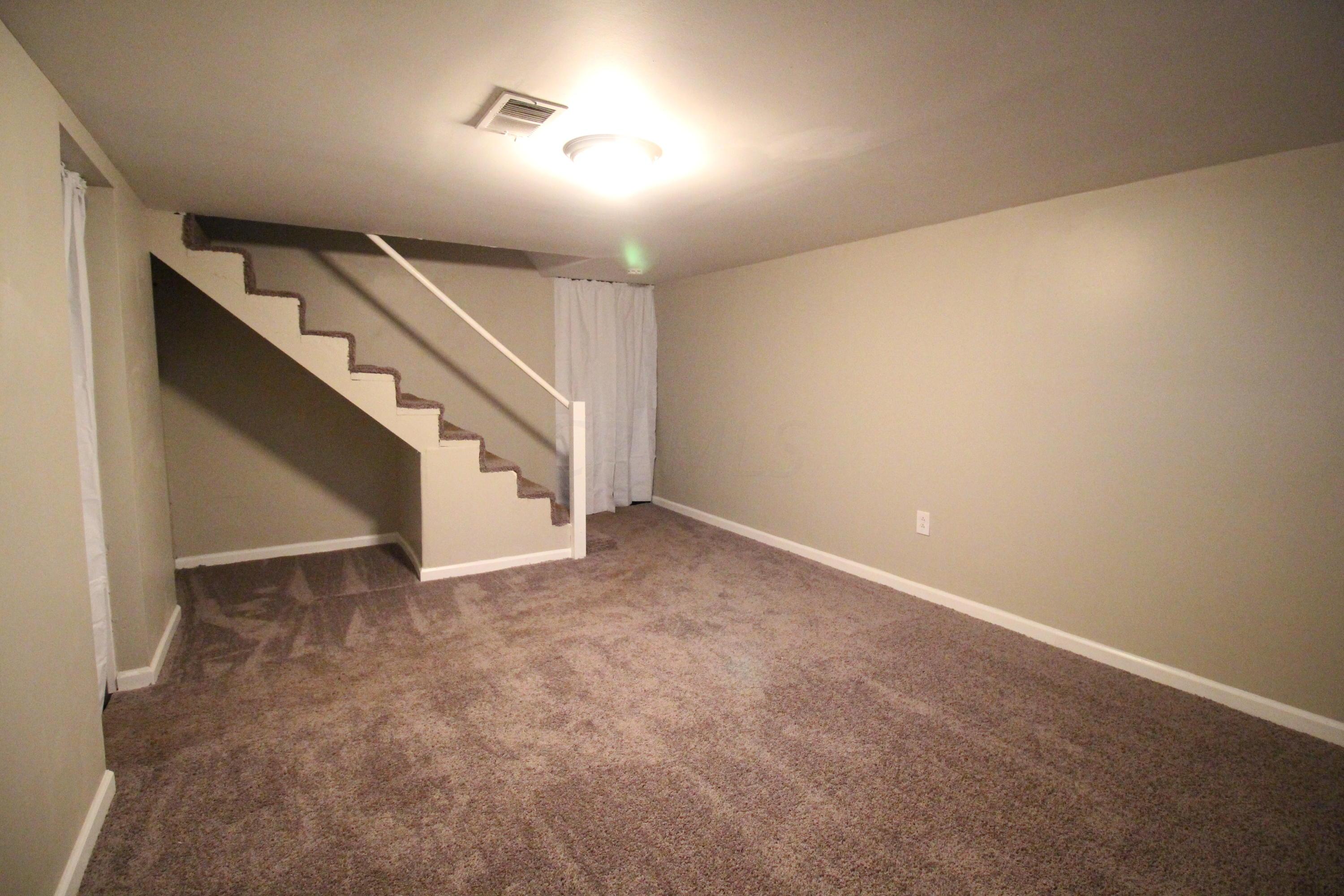 1671 Ferris Road Columbus, OH 43224 - Photo 17 of 21 Gallery Image 17