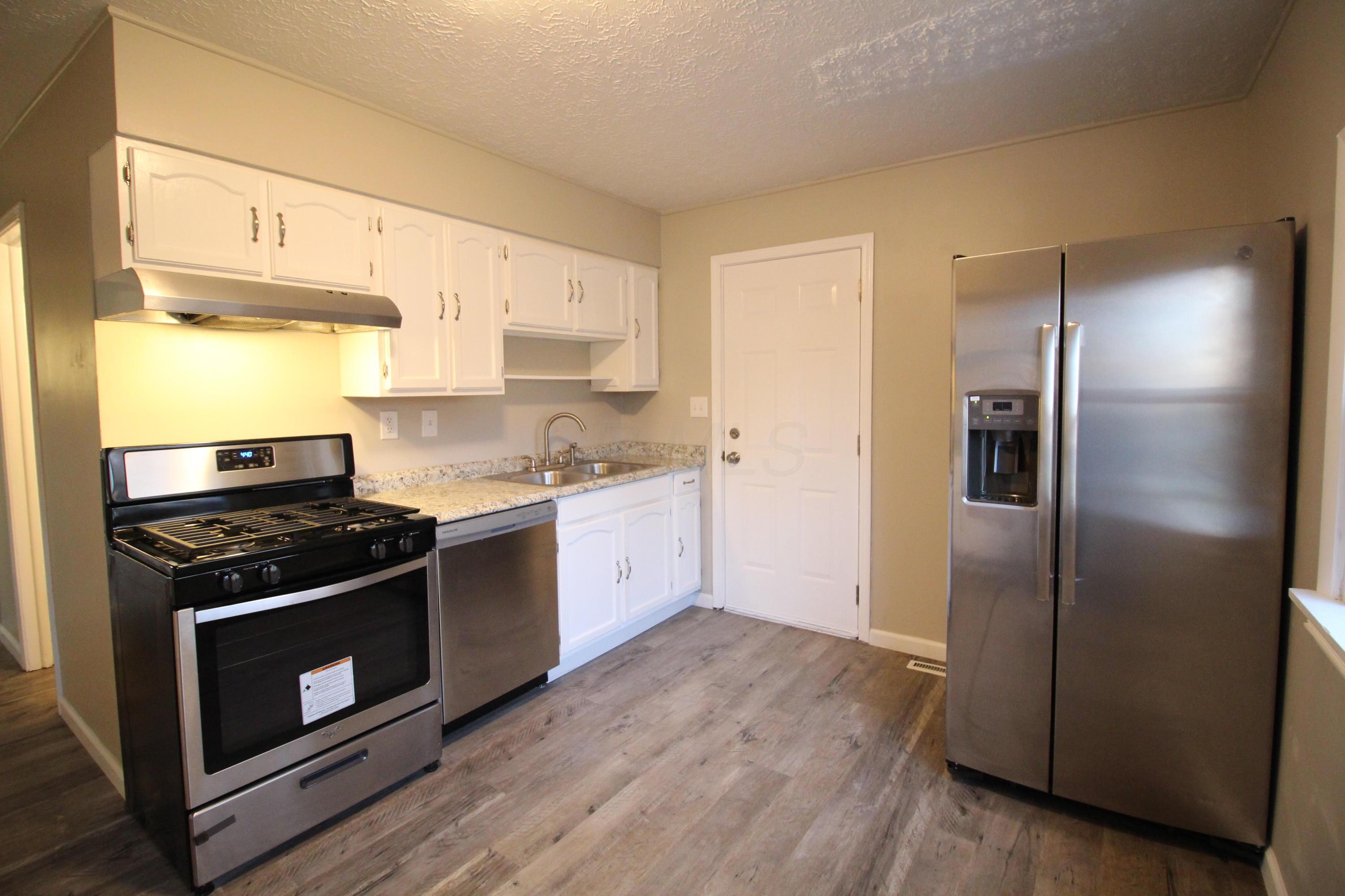 1671 Ferris Road Columbus, OH 43224 - Photo 6 of 21 Gallery Image 6