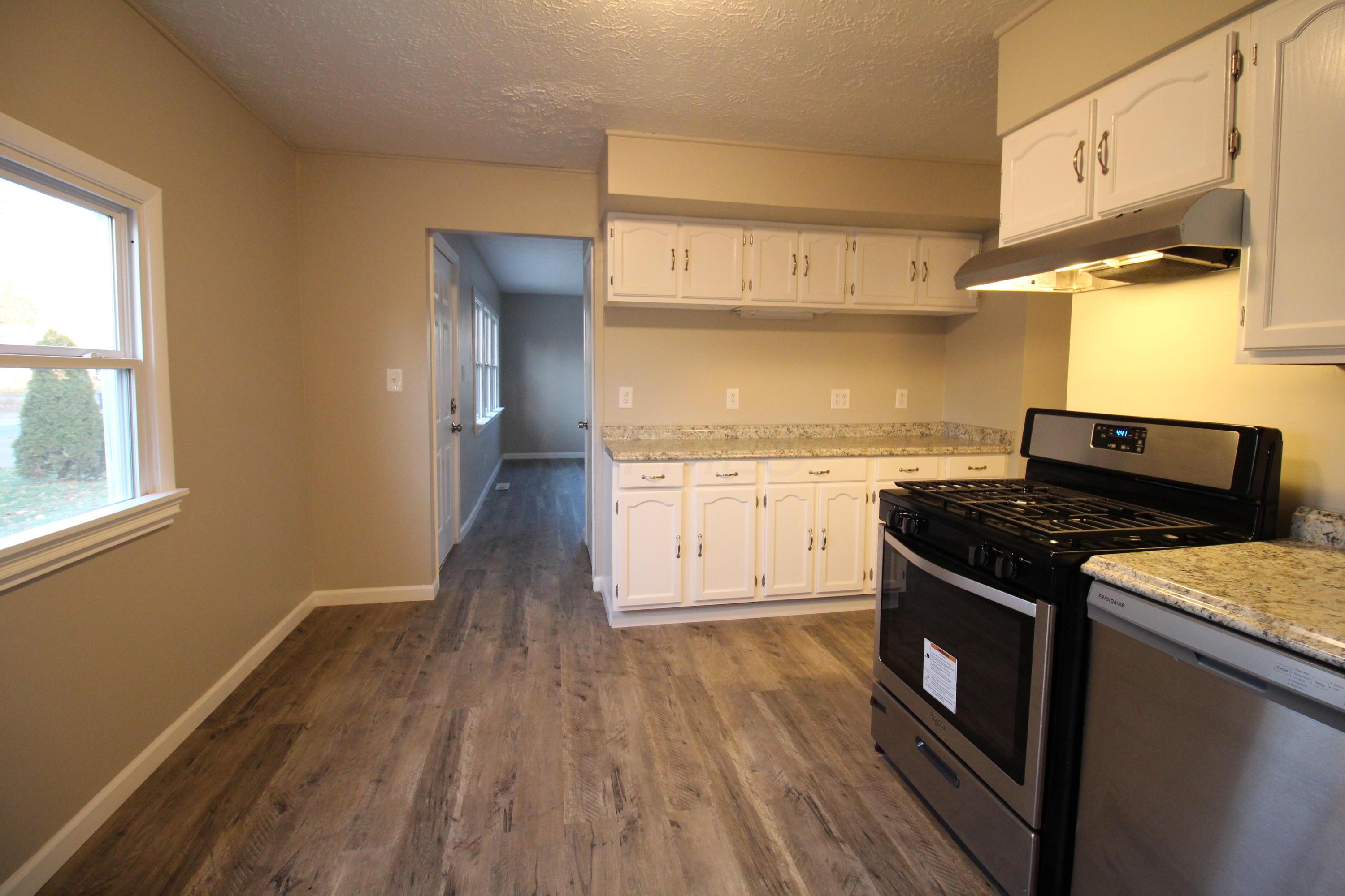 1671 Ferris Road Columbus, OH 43224 - Photo 7 of 21 Gallery Image 7