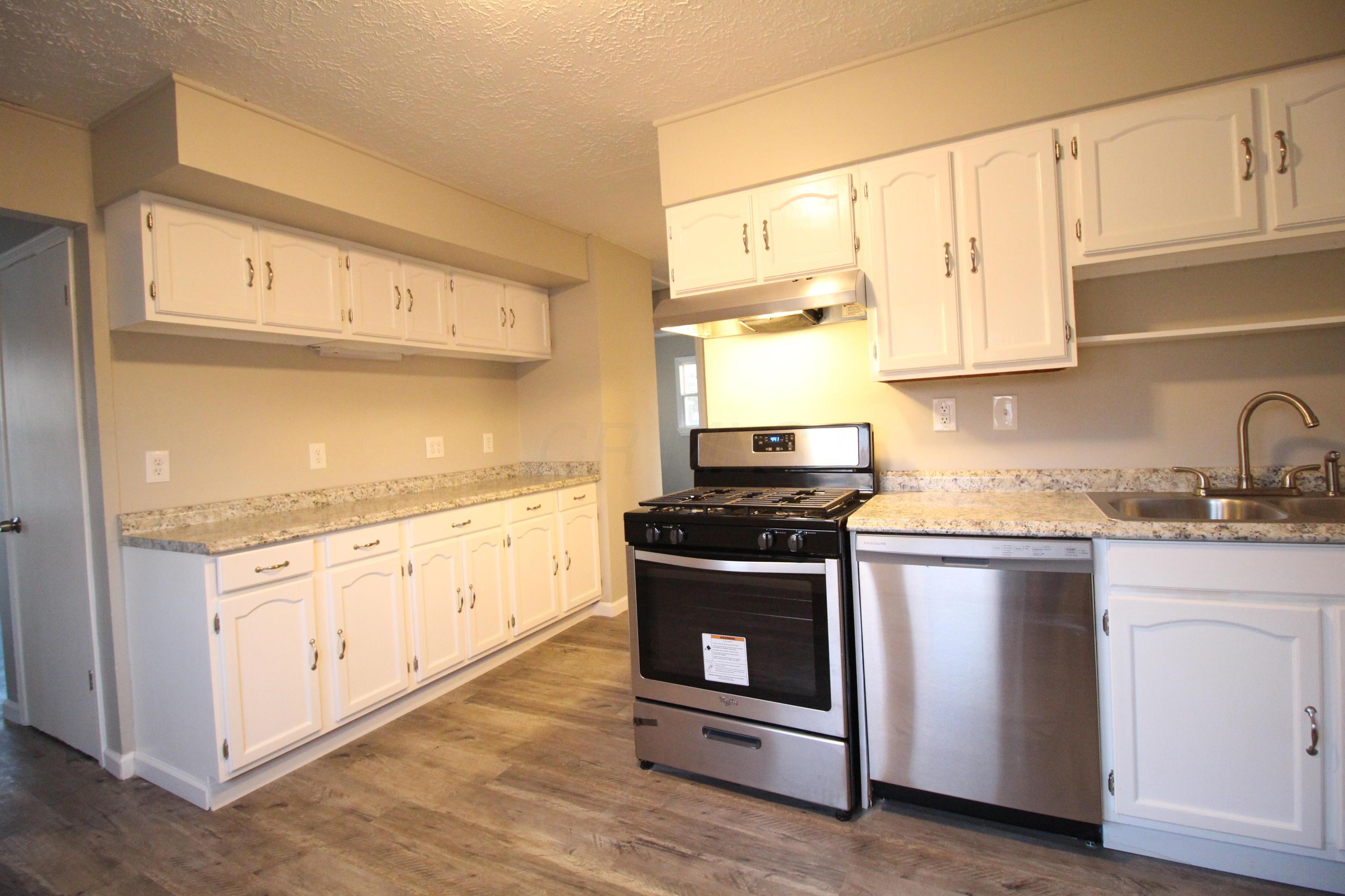 1671 Ferris Road Columbus, OH 43224 - Photo 8 of 21 Gallery Image 8