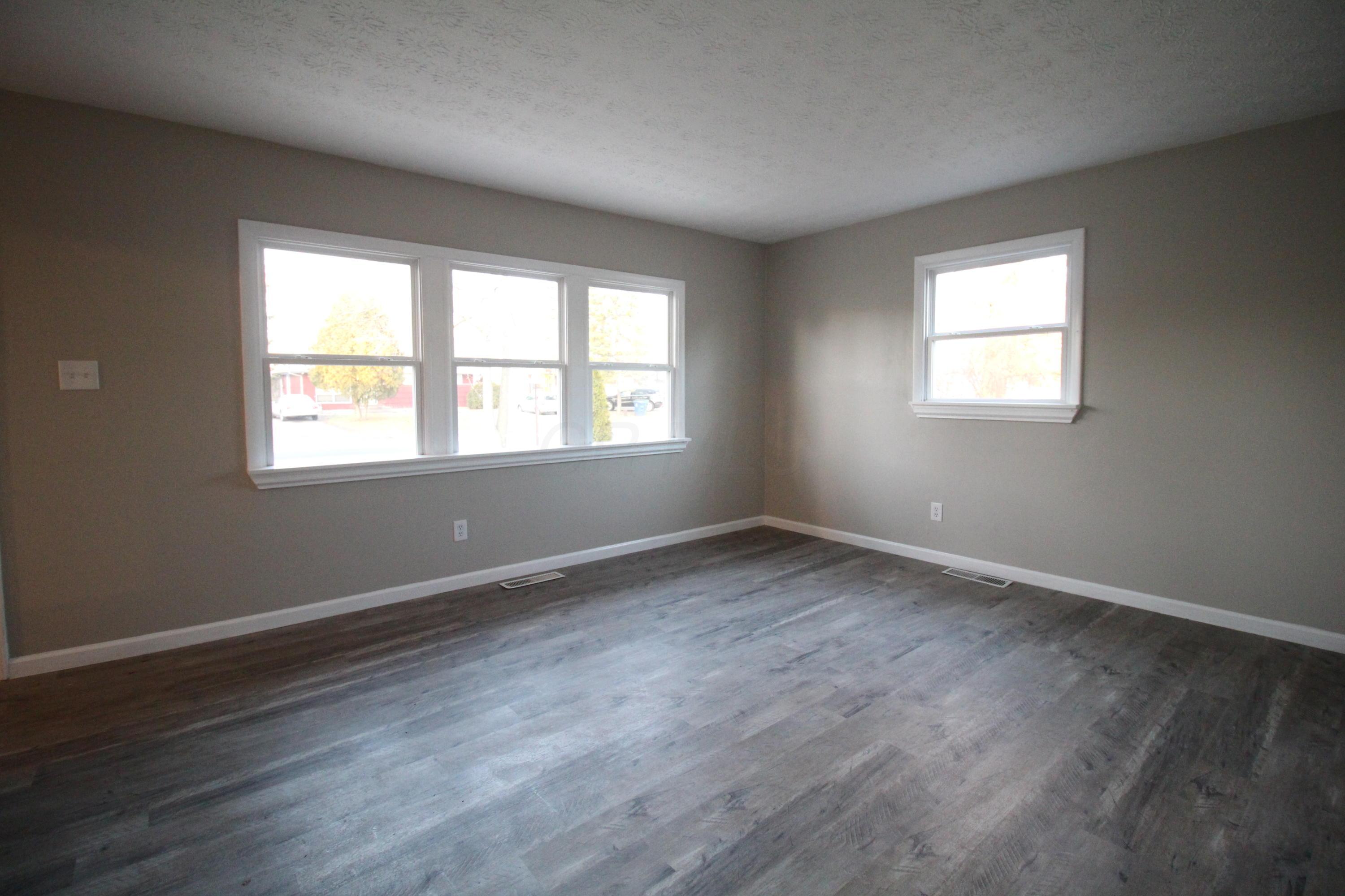 1671 Ferris Road Columbus, OH 43224 - Photo 10 of 21 Gallery Image 10