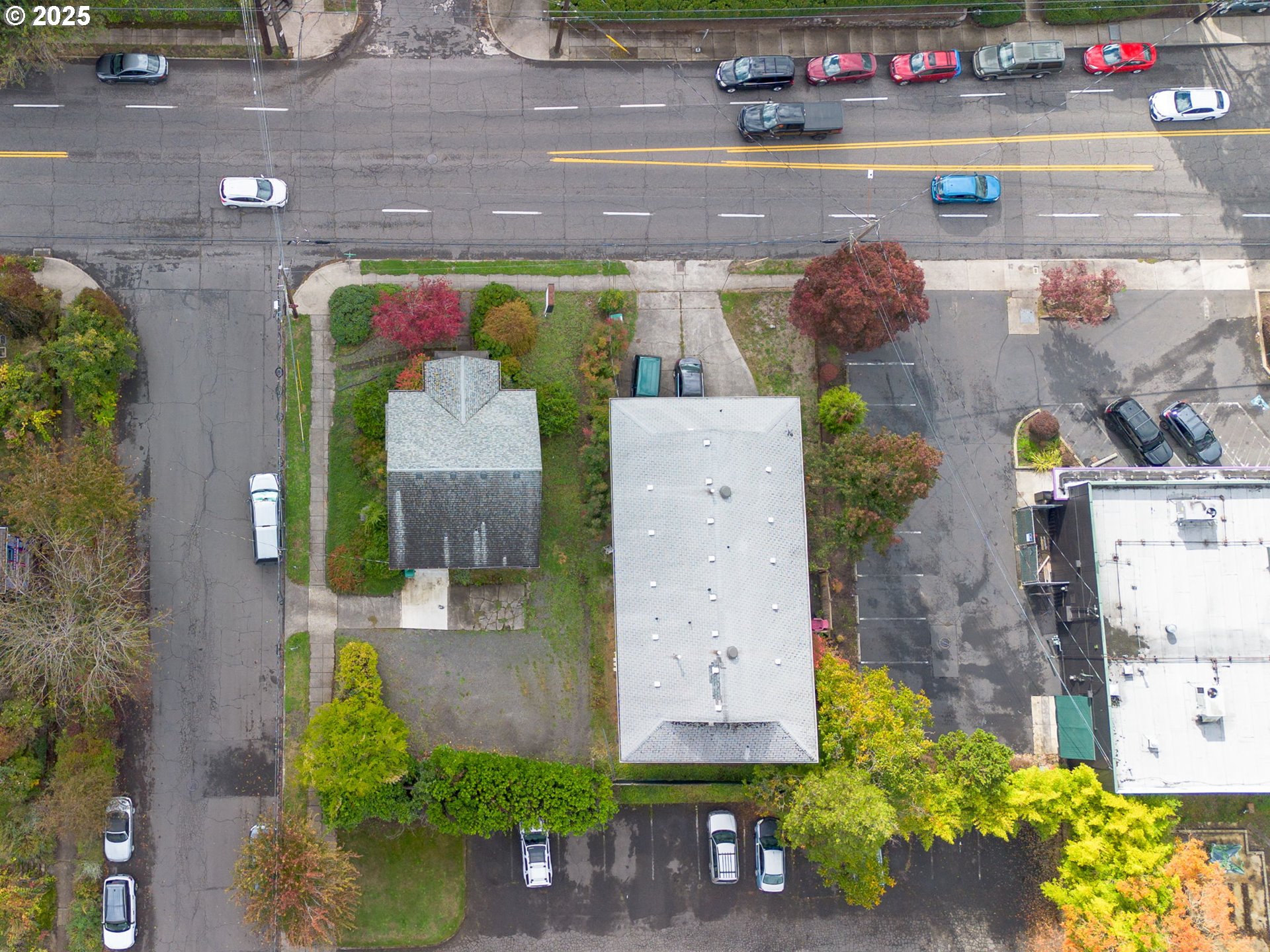 6055 East Burnside Street Portland, OR 97213 - Photo 5 of 32 a picture of a outdoor space