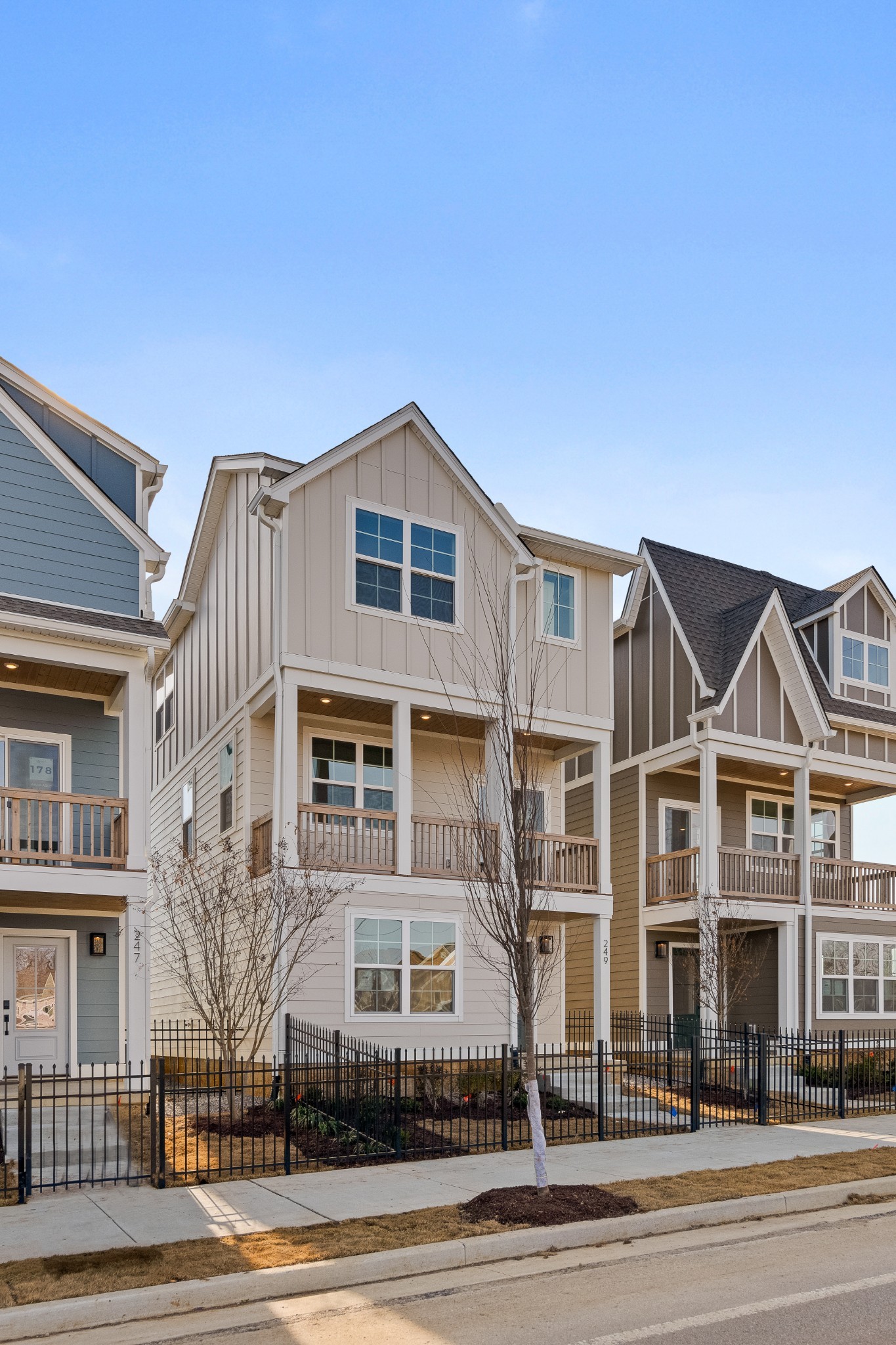 249 Nesbitt Lane Madison, TN 37115 - Photo 5 of 35 a front view of a house