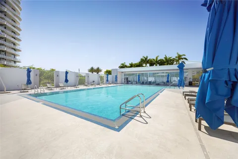 $599,000 | 14951 Royal Oaks Lane, Unit 1109, North Miami, FL 33181