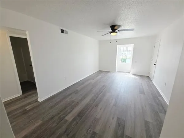 $1,200 | 1132 Crape Myrtle Lane, Harvey, LA 70058