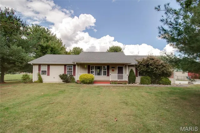 $429,000 | 13180 Meadow Lane, Bunker Hill, IL 62014