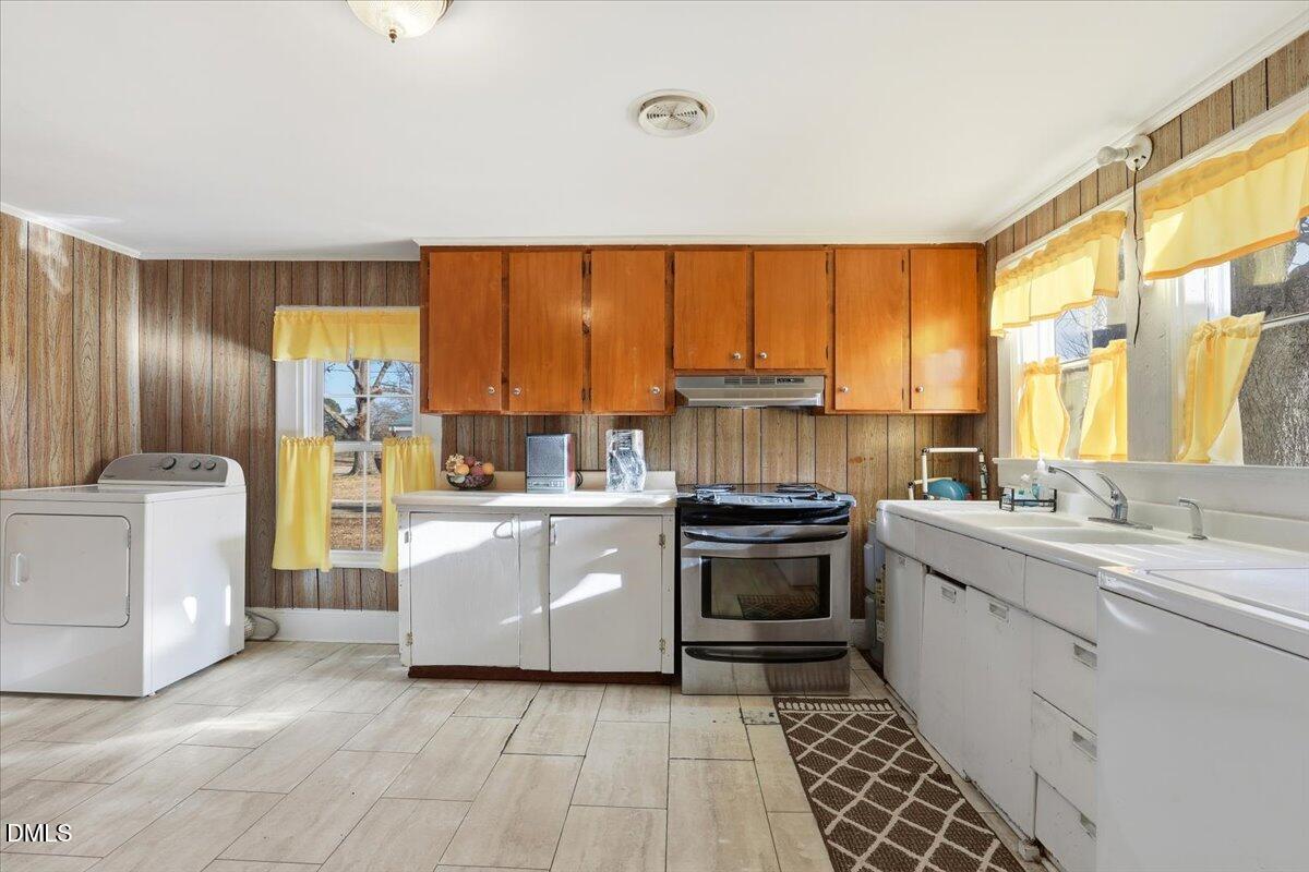 209 Price Street Pine Level, NC 27568 - Photo 14 of 23 12-209 Price St-12