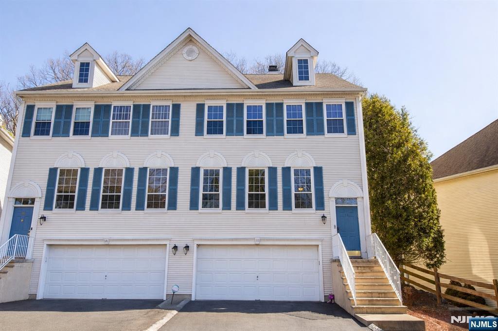 10 Gannet Court Wayne, NJ 07470 - Photo 24 of 24 a front view of a house with a yard
