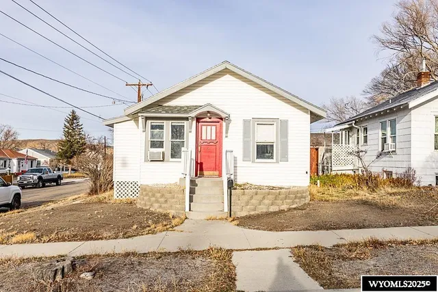 $230,000 | 34 South 6th W Street, Green River, WY 82935
