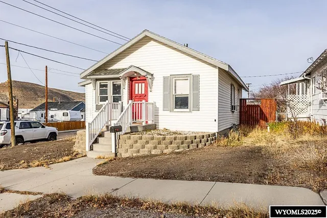$230,000 | 34 South 6th W Street, Green River, WY 82935