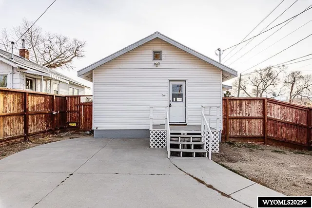 $230,000 | 34 South 6th W Street, Green River, WY 82935