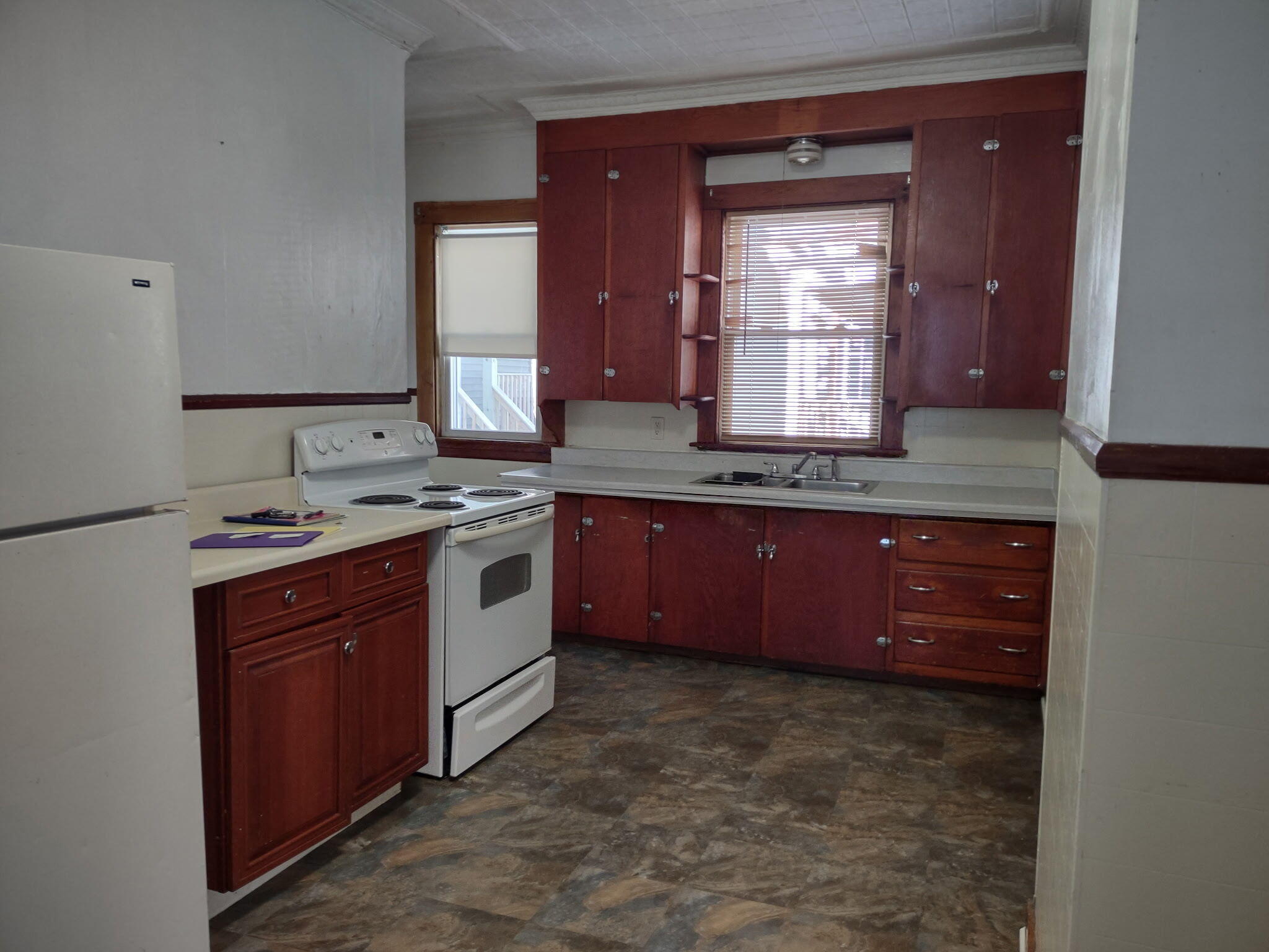 55 Howard Street Lewiston, ME 04240 - Photo 2 of 10 IMG_20251008_090118