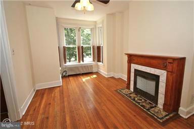 1304 G Street Northeast Washington, DC 20002 - Photo 3 of 14 Living Room