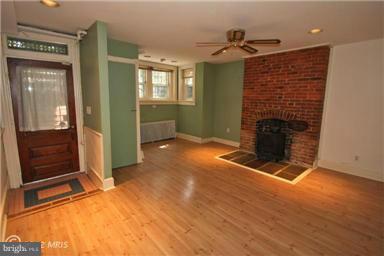 1304 G Street Northeast Washington, DC 20002 - Photo 9 of 14 Family Room