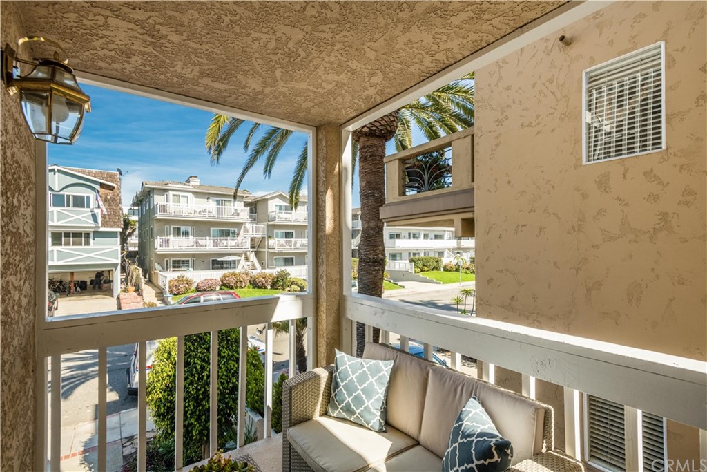 541 Monterey Boulevard Hermosa Beach, CA 90254 - Photo 23 of 41