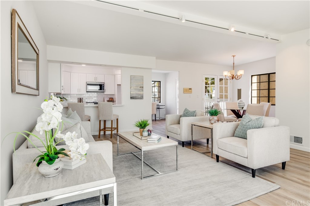 541 Monterey Boulevard Hermosa Beach, CA 90254 - Photo 5 of 41