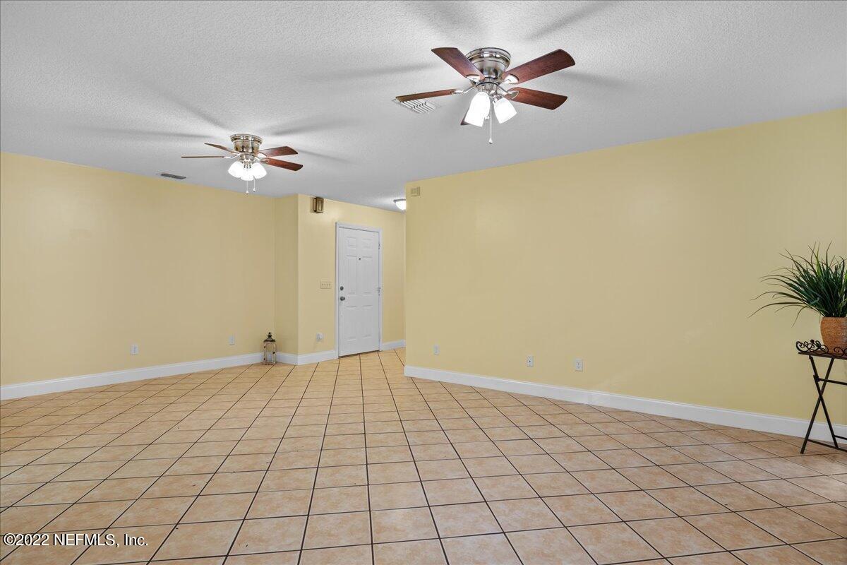 4631 Firestone Road Jacksonville, FL 32210 - Photo 9 of 25 07-Z72_4546