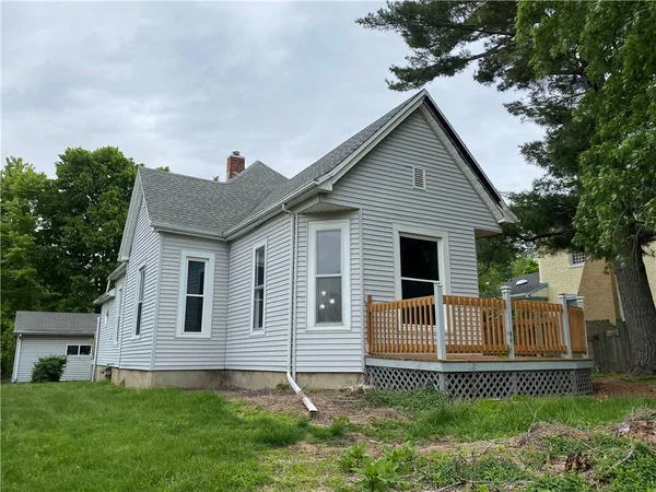 $109,900 | 111 Jackson Avenue, Charleston, IL 61920