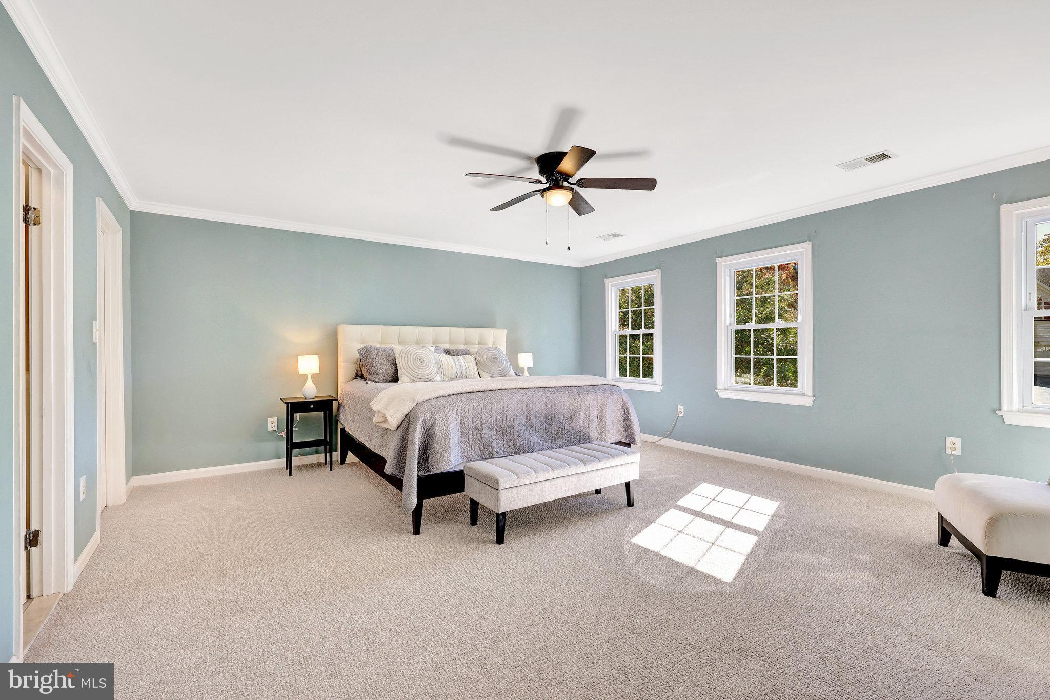 9826 Five Oaks Road Fairfax, VA 22031 - Photo 24 of 43 Primary Bedroom w/ En Suite