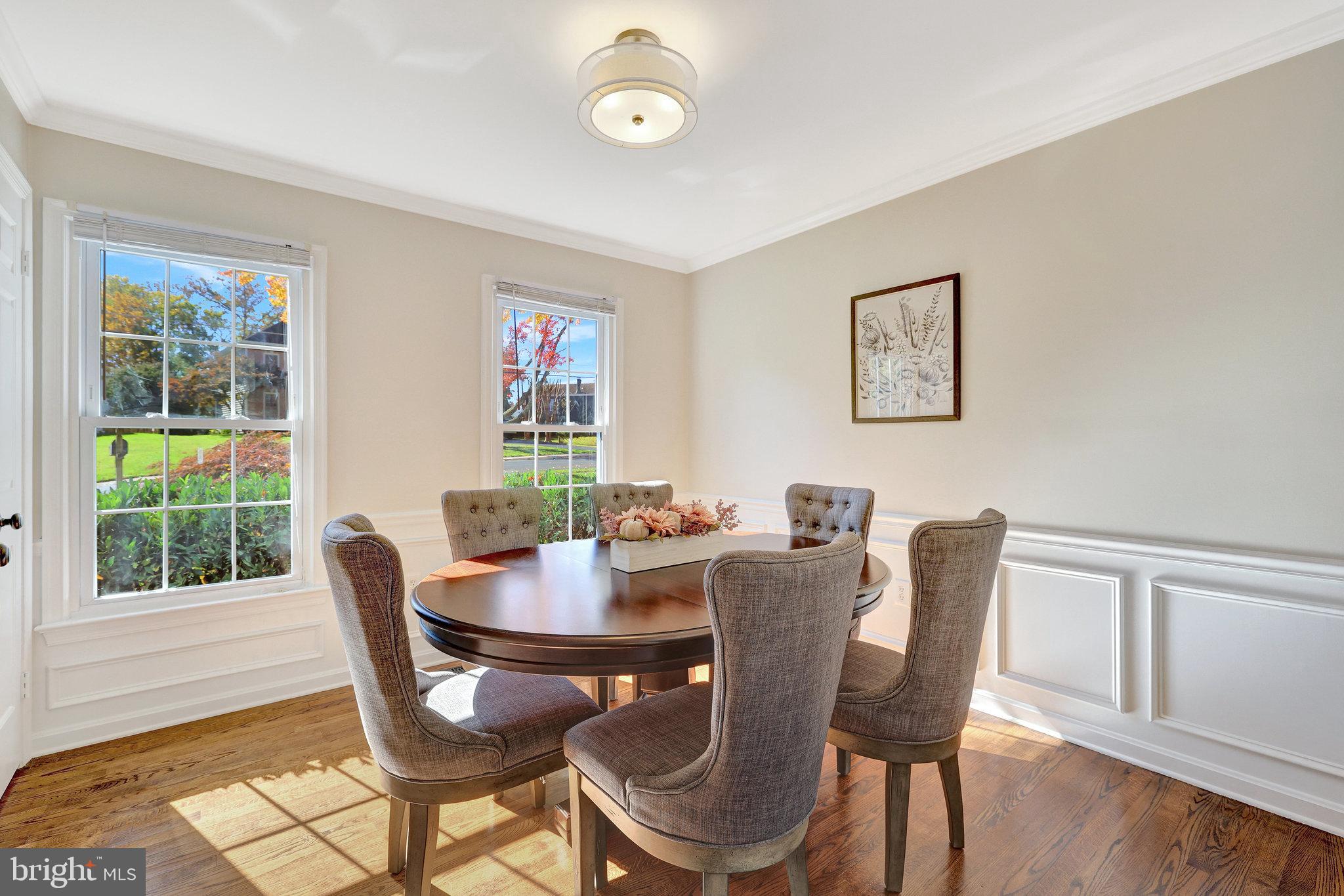 9826 Five Oaks Road Fairfax, VA 22031 - Photo 5 of 43 Dining