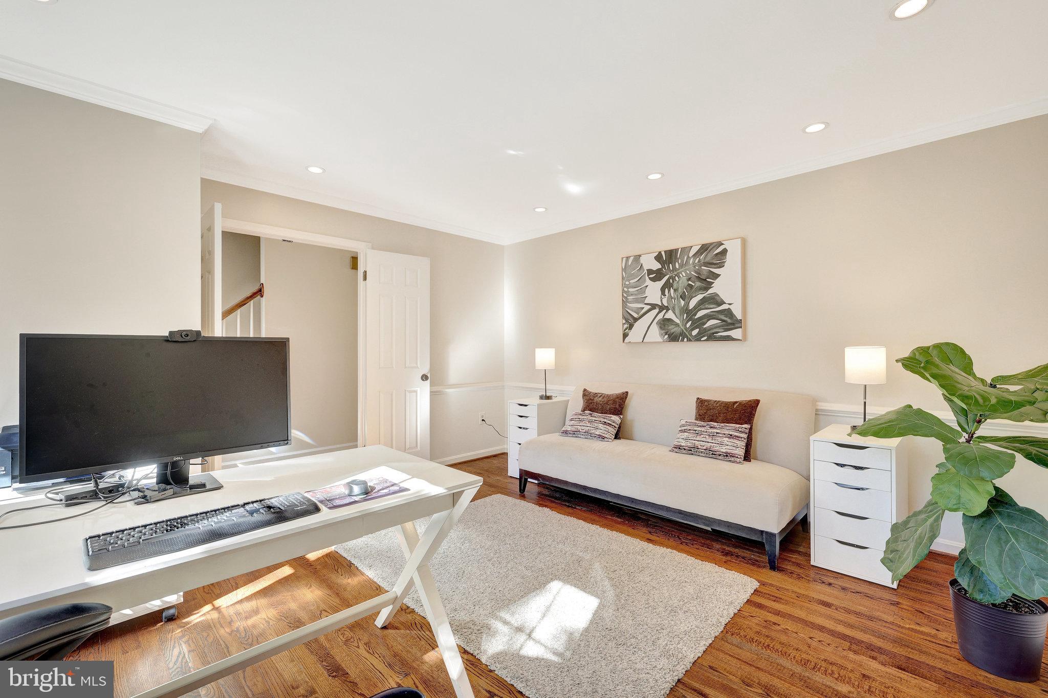 9826 Five Oaks Road Fairfax, VA 22031 - Photo 8 of 43 Office