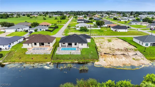 $3,200 | 1717 Northwest 2nd Street, Cape Coral, FL 33993