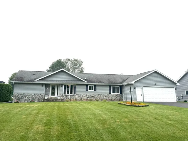 $490,000 | 5235 Chesapeake Court, Oshkosh, WI 54901