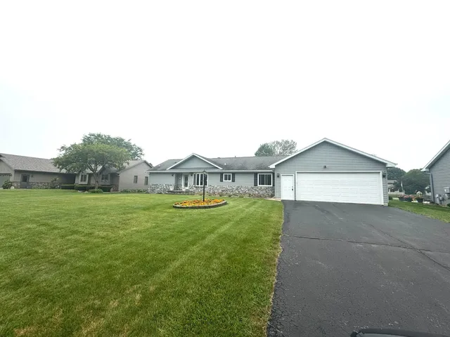 $490,000 | 5235 Chesapeake Court, Oshkosh, WI 54901
