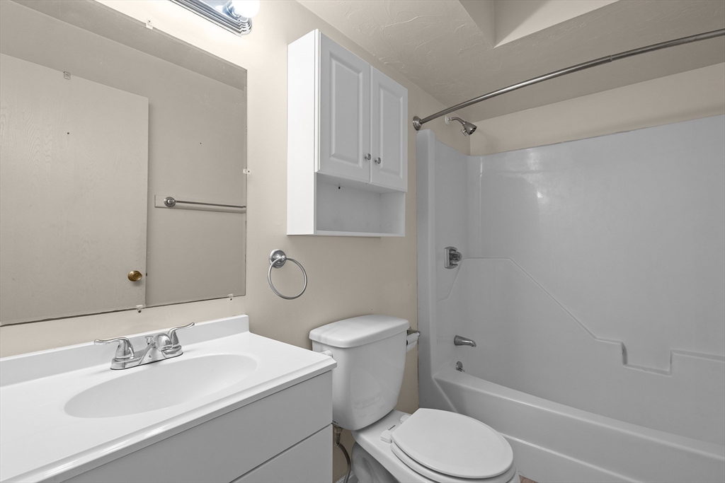 135 Vale Street, Unit 16 Fall River, MA 02724 - Photo 16 of 29