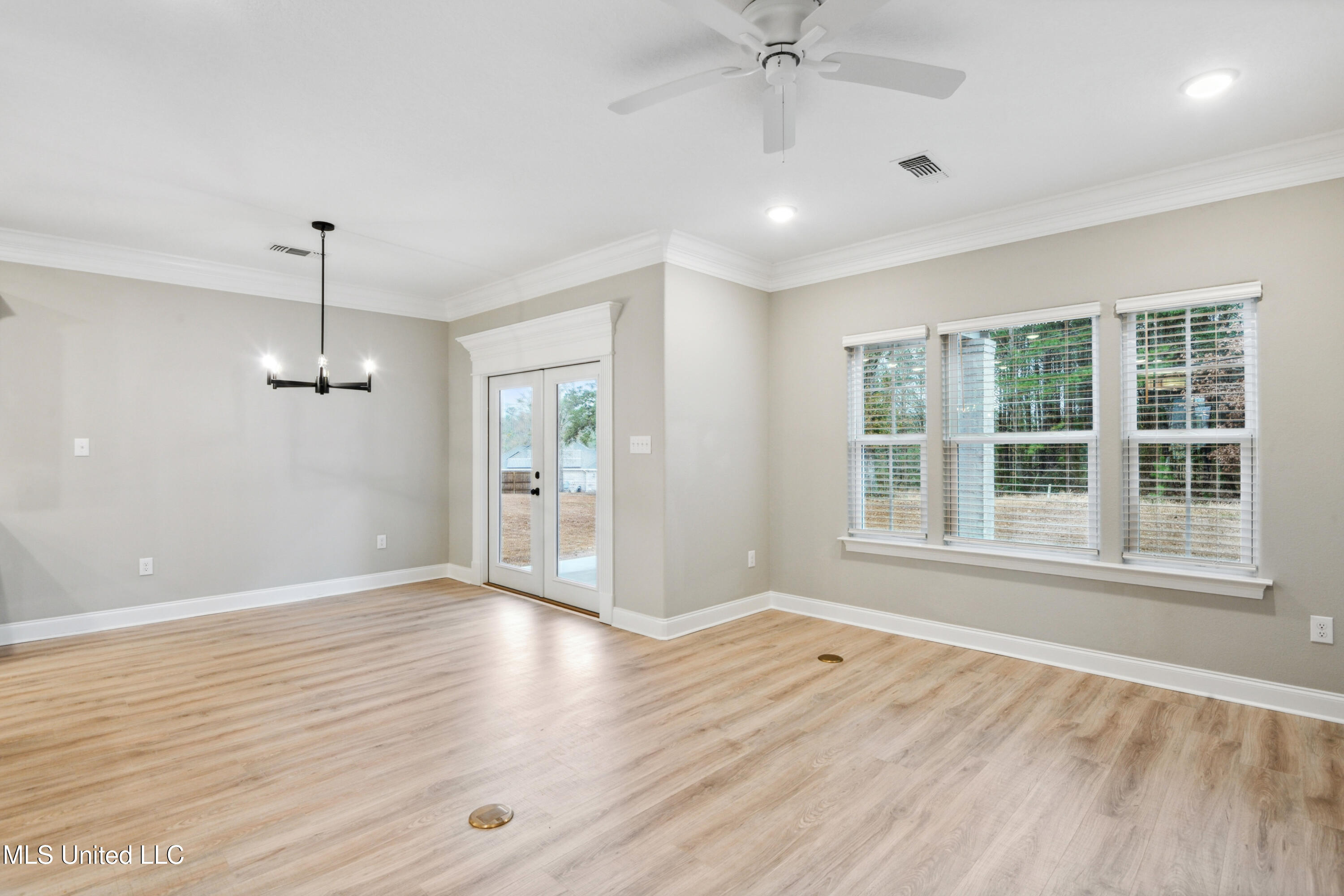 13088 John Lee Road Biloxi, MS 39532 - Photo 8 of 21 0011-011