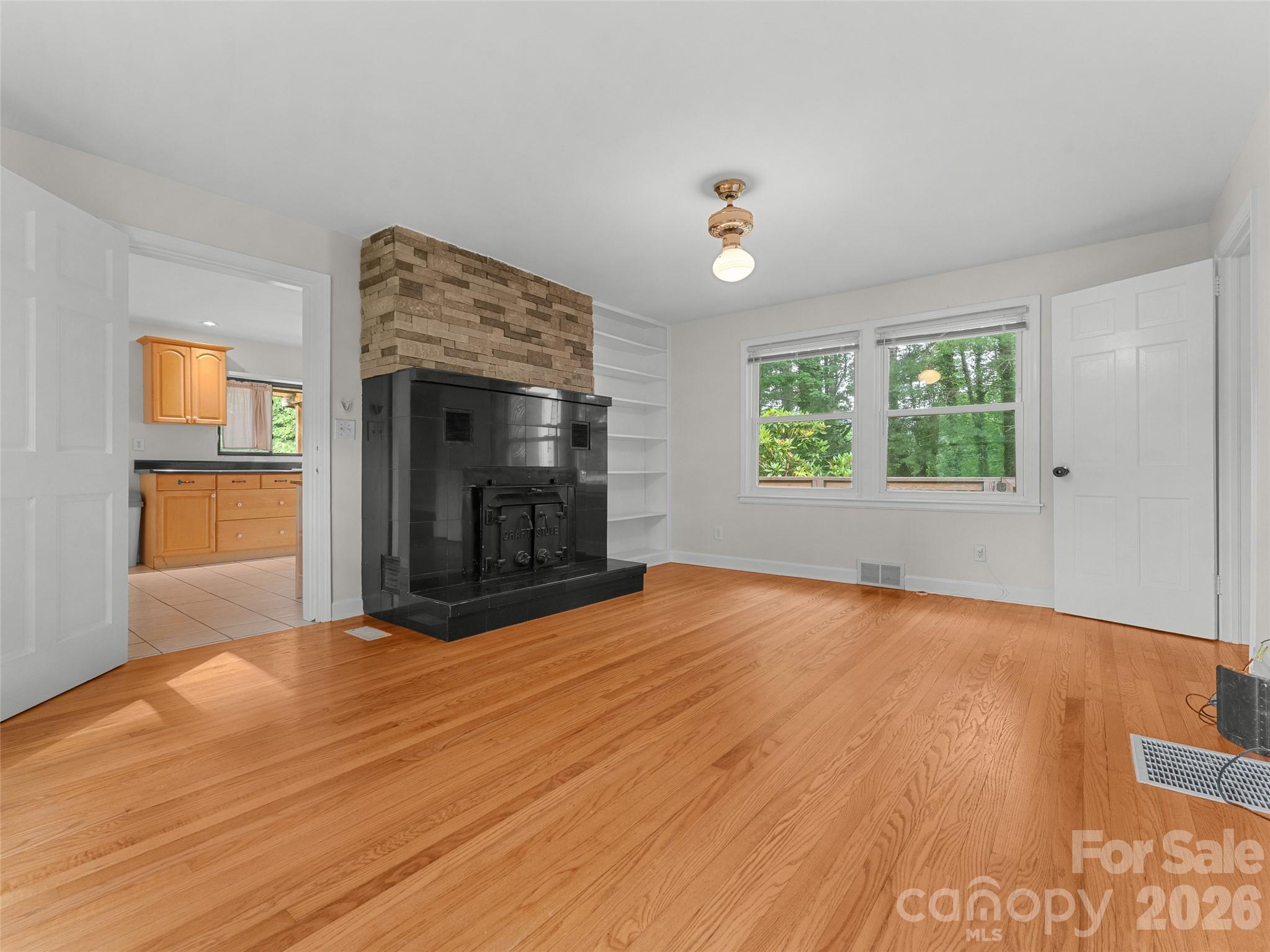 1705 Willow Road Hendersonville, NC 28739 - Photo 9 of 30